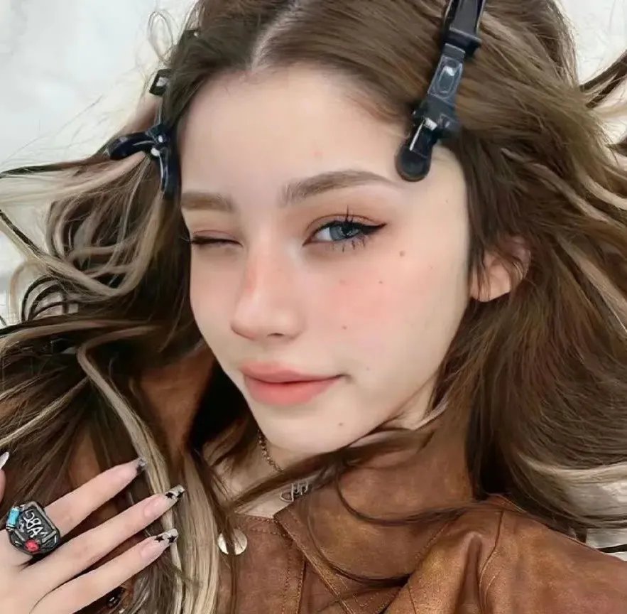 鉴识英雄